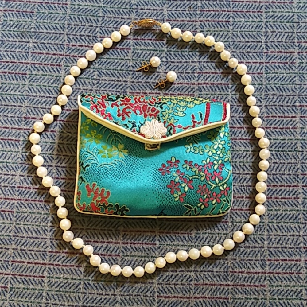 Vintage natural pearl necklace & earrings set - Picture 1 of 8